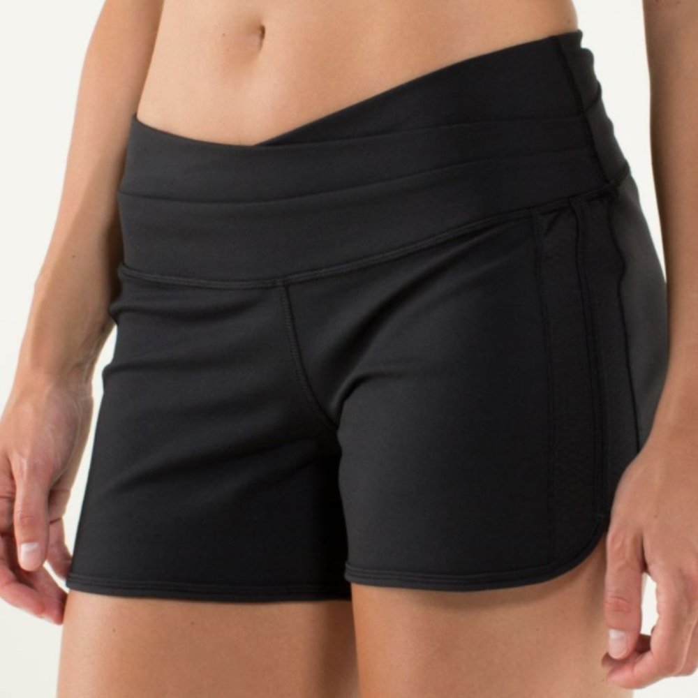 NWT - Lululemon Astro Shorts Black - Size 12